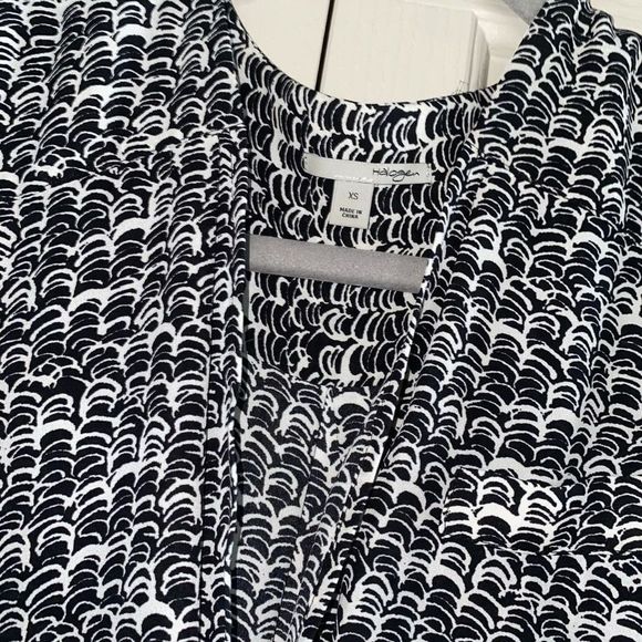 HALOGEN Surplice Sleeveless Top In HOUNDSTOOTH Size XS, MSRP $59 - Picture 3 of 10